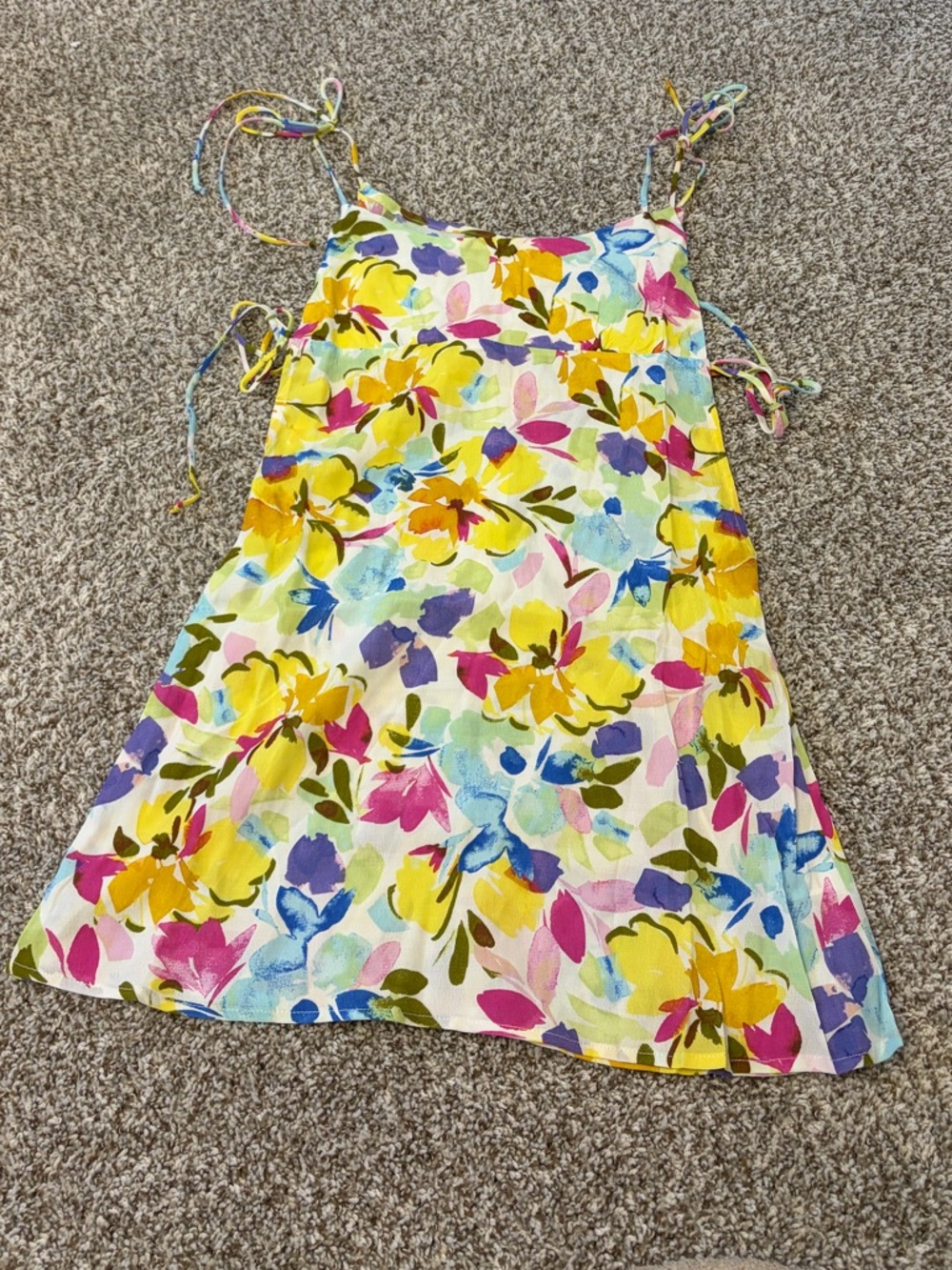 New With Tags Sky to Moon Floral Tie Dress Size Medium